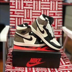 Jordan 1s Mochas